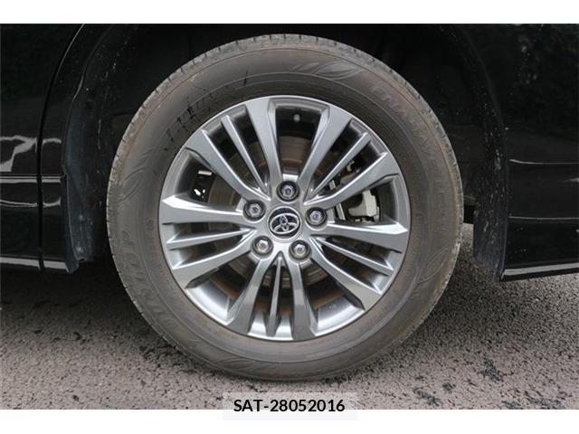 Toyota VOXY 2024-05 8651885-17