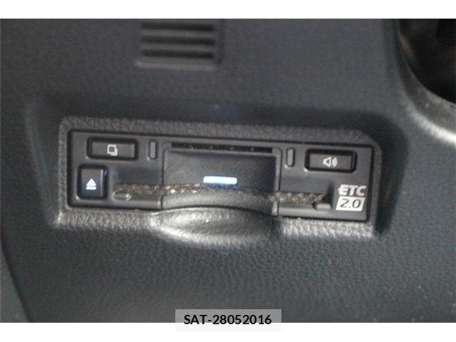 Toyota VOXY 2024-05 8651885-4