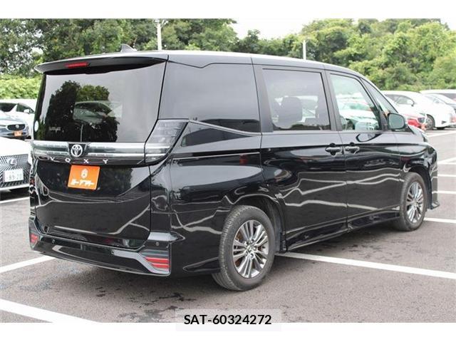 Toyota VOXY 2023-06 8651892-13