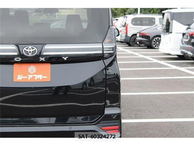 Toyota VOXY 2023-06 8651892-15