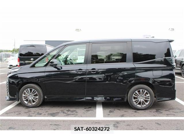 Toyota VOXY 2023-06 8651892-18