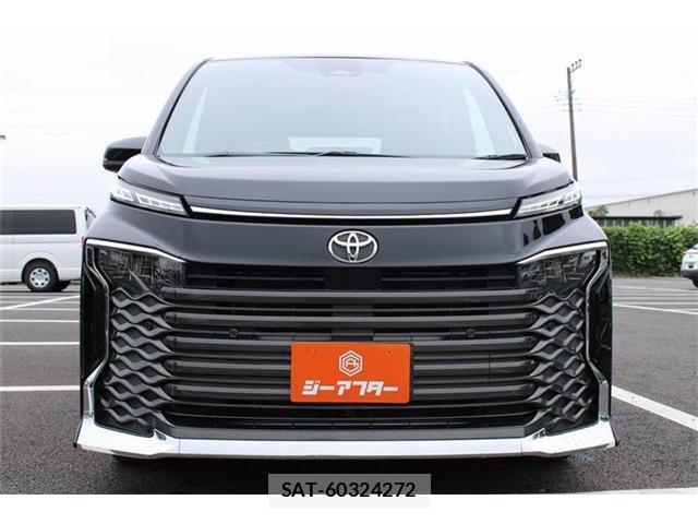 Toyota VOXY 2023-06 8651892-6