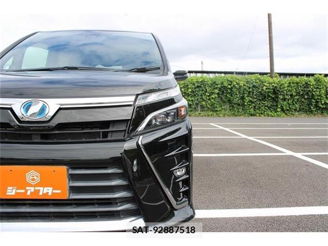 Toyota VOXY 2018-12 8651900-16