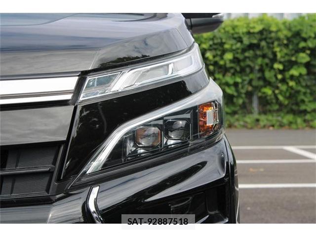 Toyota VOXY 2018-12 8651900-17