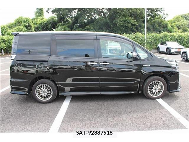 Toyota VOXY 2018-12 8651900-8