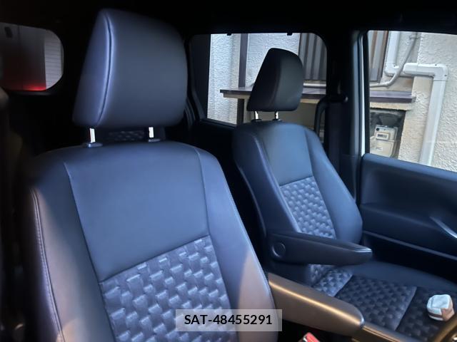 Toyota VOXY 2025-02 8651942-2