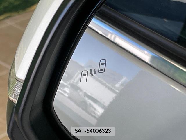 Toyota VOXY 2023-03 8652004-6