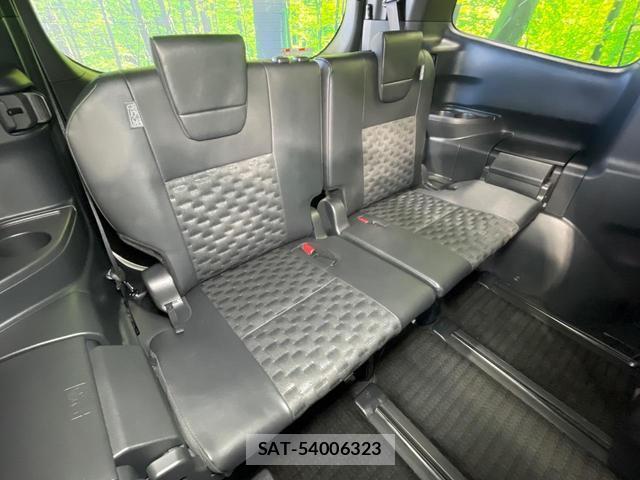 Toyota VOXY 2023-03 8652004-9