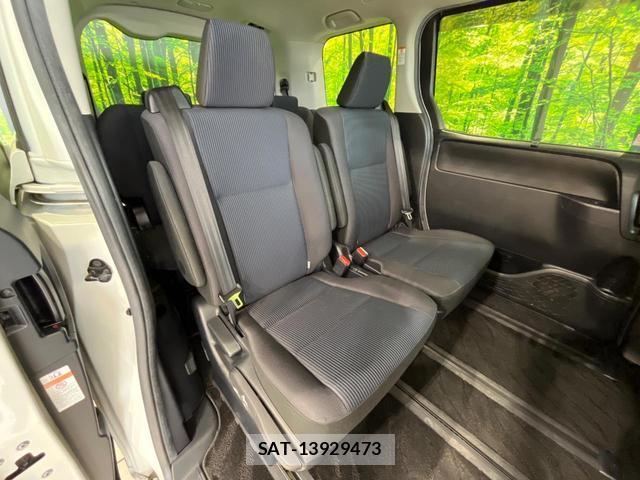 Toyota VOXY 2017-11 8652019-8