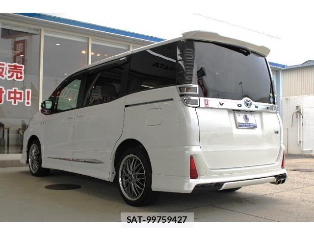 Toyota VOXY 2017-09 8652072-10