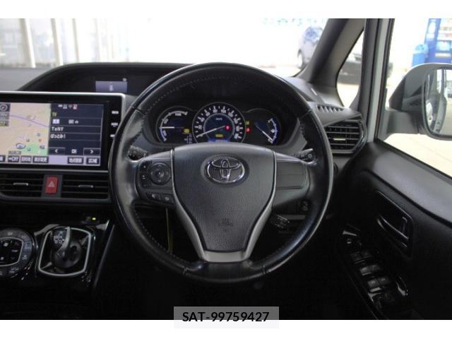 Toyota VOXY 2017-09 8652072-16