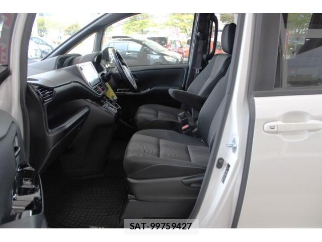 Toyota VOXY 2017-09 8652072-18