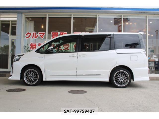 Toyota VOXY 2017-09 8652072-2