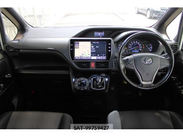 Toyota VOXY 2017-09 8652072-3