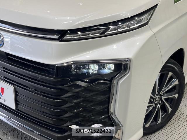 Toyota VOXY 2022-10 8652096-13