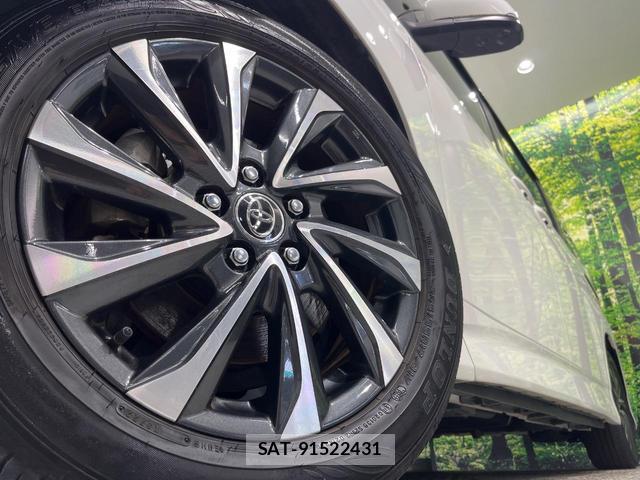 Toyota VOXY 2022-10 8652096-14