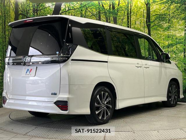 Toyota VOXY 2022-10 8652096-17