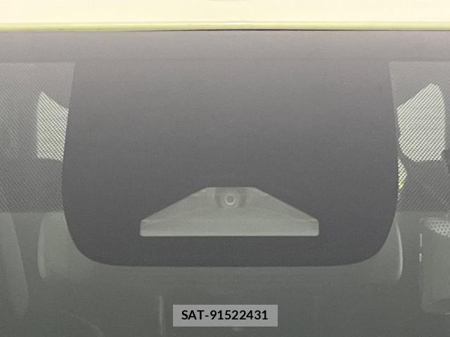Toyota VOXY 2022-10 8652096-7