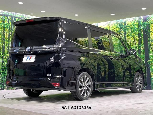 Toyota VOXY 2022-11 8652165-17