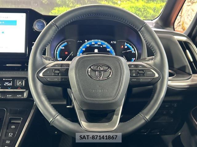 Toyota VOXY 2023-05 8652170-11
