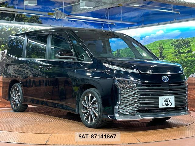 Toyota VOXY 2023-05 8652170-16