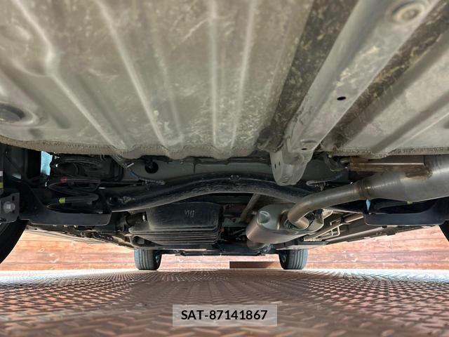 Toyota VOXY 2023-05 8652170-19