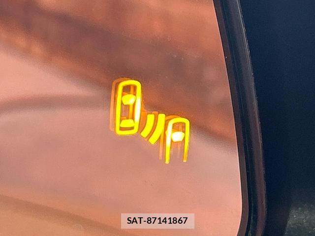Toyota VOXY 2023-05 8652170-5