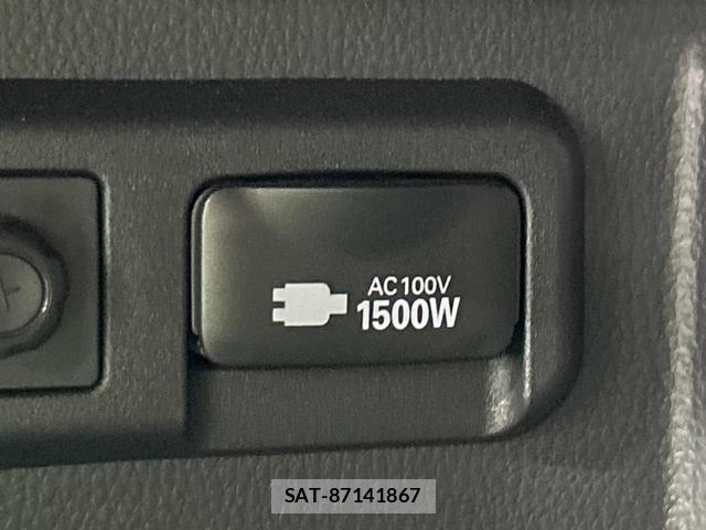 Toyota VOXY 2023-05 8652170-6