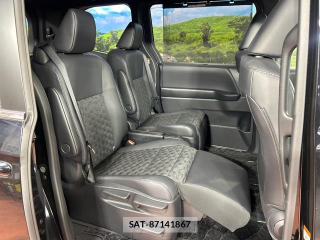 Toyota VOXY 2023-05 8652170-8