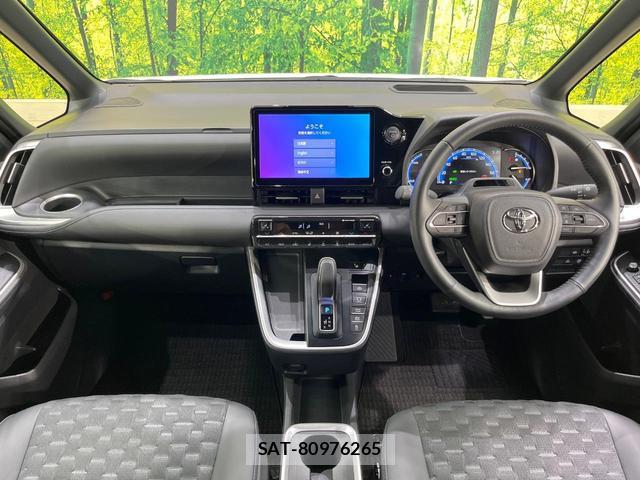 Toyota VOXY 2025-06 8652293-1