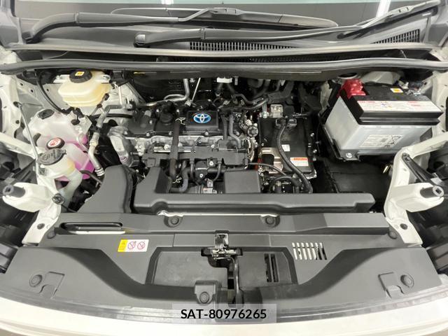 Toyota VOXY 2025-06 8652293-17