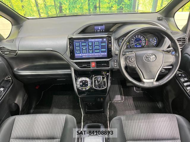 Toyota VOXY 2018-02 8652304-1