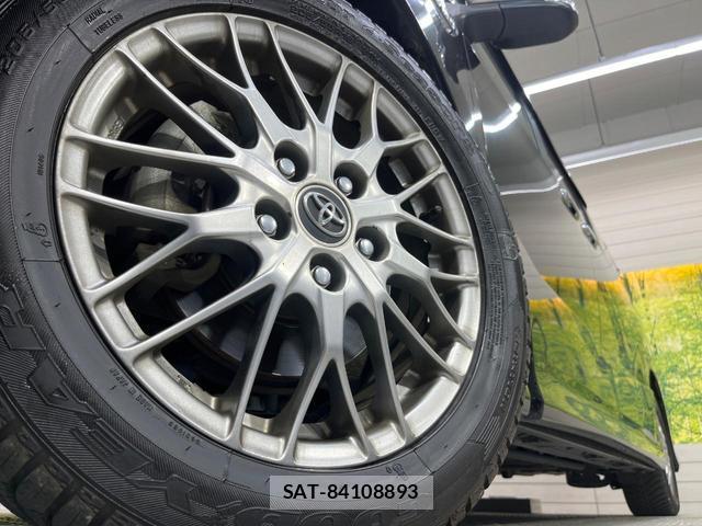 Toyota VOXY 2018-02 8652304-13