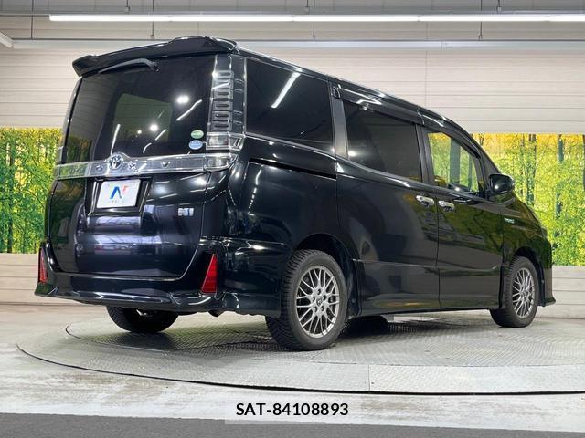 Toyota VOXY 2018-02 8652304-17