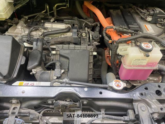 Toyota VOXY 2018-02 8652304-18