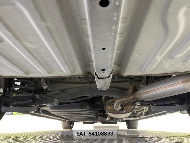 Toyota VOXY 2018-02 8652304-19