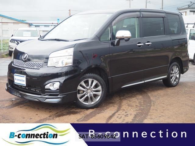 Toyota VOXY 2013-10 8652346-0