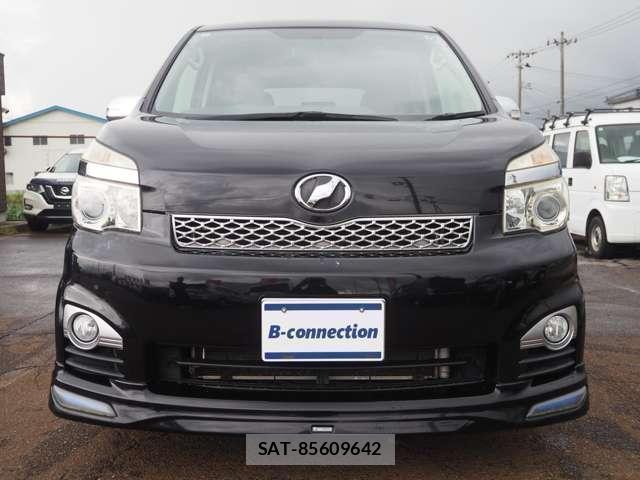 Toyota VOXY 2013-10 8652346-3