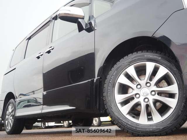Toyota VOXY 2013-10 8652346-6