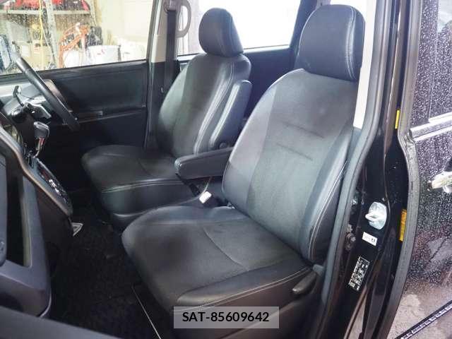Toyota VOXY 2013-10 8652346-8