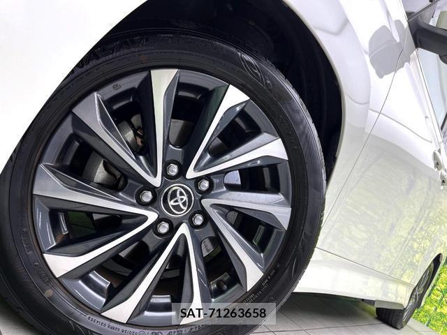 Toyota VOXY 2023-09 8652354-12