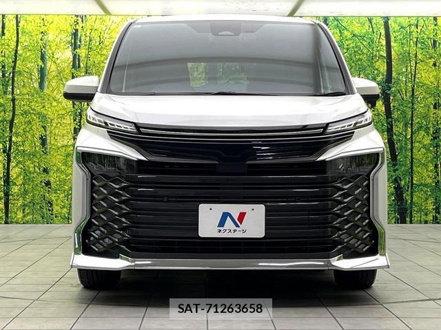 Toyota VOXY 2023-09 8652354-13