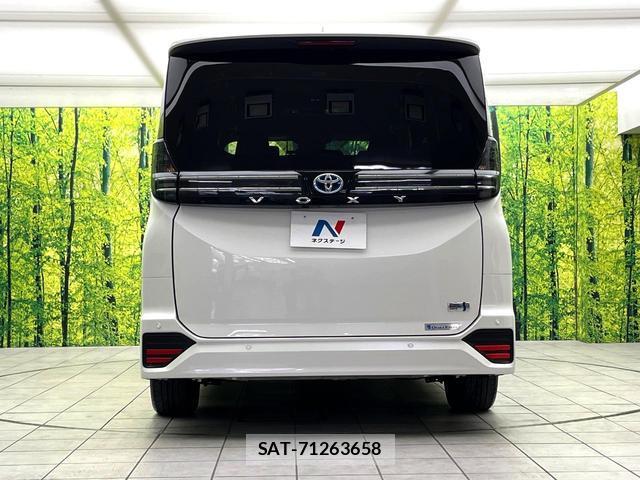 Toyota VOXY 2023-09 8652354-14