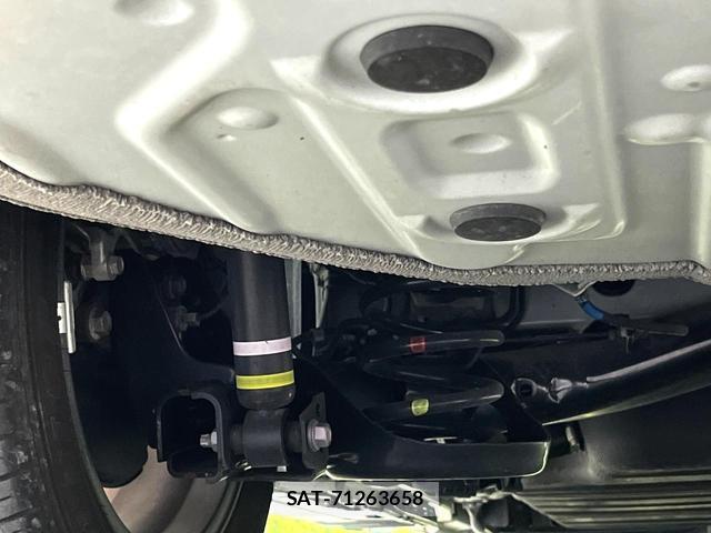 Toyota VOXY 2023-09 8652354-19