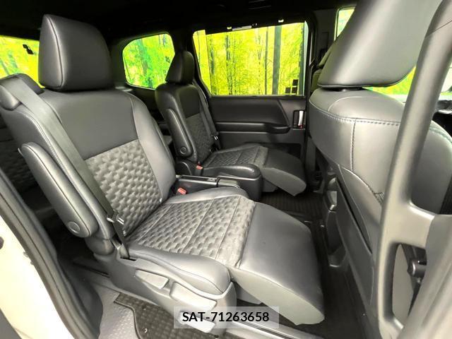 Toyota VOXY 2023-09 8652354-7