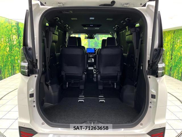 Toyota VOXY 2023-09 8652354-9