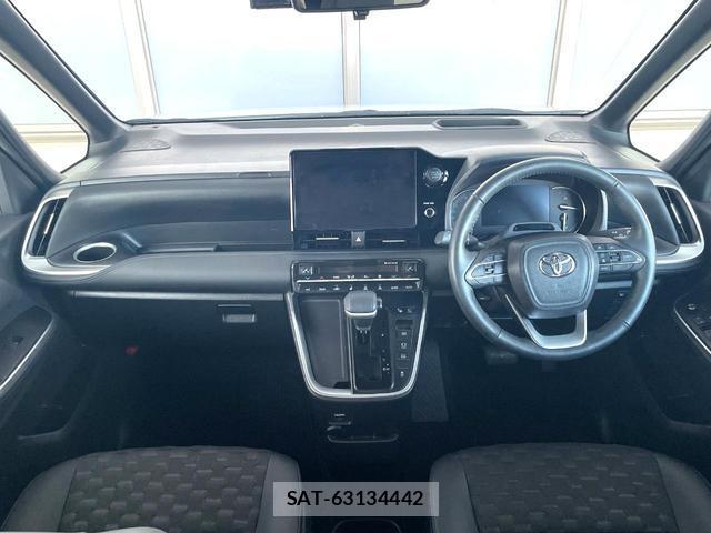 Toyota VOXY 2025-01 8652452-1