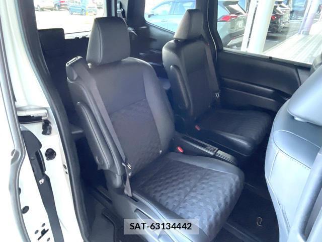 Toyota VOXY 2025-01 8652452-8