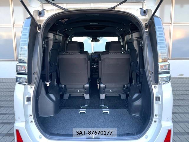 Toyota VOXY 2020-07 8652456-10