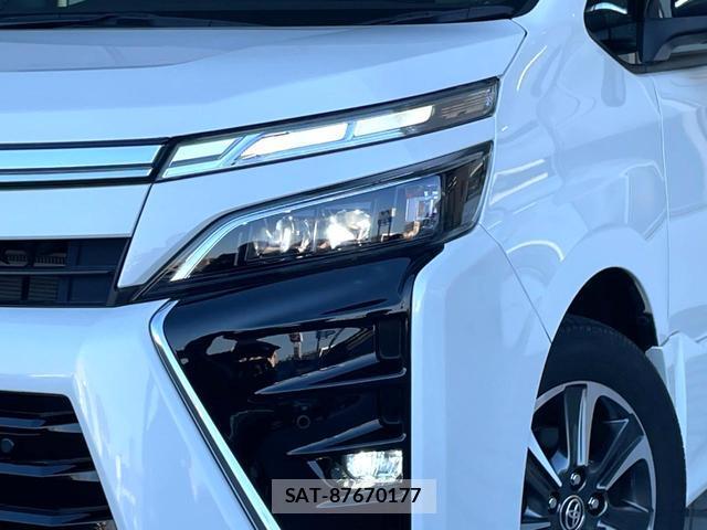 Toyota VOXY 2020-07 8652456-13